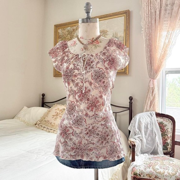 Tops - Y2K my michelle red paisley top size small